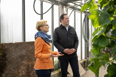 .Herr Bundesminister Totschnig besuchte die G&auml;rtner Ganger in Wien und machte sich einen Eindruck des Familienunternehmens in Wi