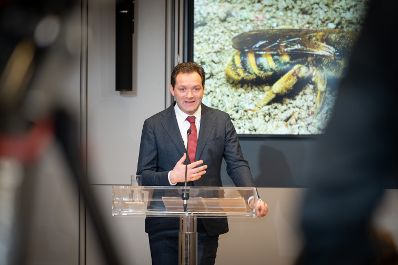 Um herauszufinden wie sich die Insektenpopulation in &Ouml;sterreich entwickelt, hat das Landwirtschaftsministerium gemeinsam mit allen neun Bundesl&auml;ndern eine umfassende Studie in Auftrag gegeben. BM Norbert Totschnig und Insektenforscher Thomas Zuna-Kratky pr&auml;sentierten die Ergebnisse.