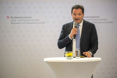 Im Rahmen der RegionIMpuls-Tour besuchte Herr Bundesminister Norbert Totschnig die HBLA Pitzelst&auml;tten in K&auml;rnten.