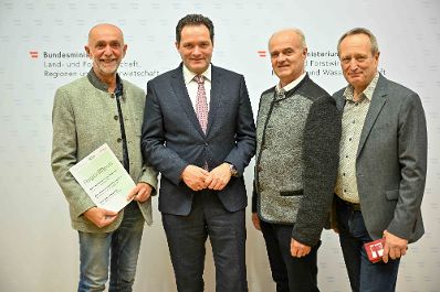 Im Rahmen der RegionIMpuls-Tour besuchte Herr Bundesminister Norbert Totschnig die HBLFA Francisco Josephinum in Wieselburg in Nieder&ouml;sterreich.