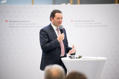 Im Rahmen der RegionIMpuls-Tour besuchte Herr Bundesminister Norbert Totschnig die HLA und HBLA Bruck in der Steiermark.