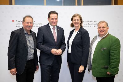 Im Rahmen der RegionIMpuls-Tour besuchte Herr Bundesminister Norbert Totschnig die HLA und HBLA Bruck in der Steiermark.