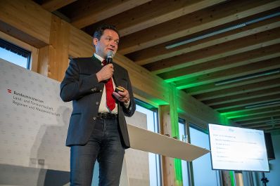 F&uuml;r den ersten Stopp der RegionIMpuls-Tour ging es f&uuml;r den Herrn Bundesminister Norbert Totschnig nach Tirol.