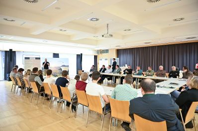 Als letzte Station der RegionIMpuls-Tour besuchte Herr Bundesminister Totschnig die HBLA St. Florian Fernbach in Ober&ouml;sterreich.
