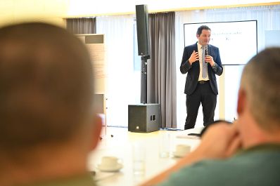 Als letzte Station der RegionIMpuls-Tour besuchte Herr Bundesminister Totschnig die HBLA St. Florian Fernbach in Ober&ouml;sterreich.