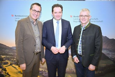Als letzte Station der RegionIMpuls-Tour besuchte Herr Bundesminister Totschnig die HBLA St. Florian Fernbach in Ober&ouml;sterreich.