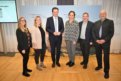Als letzte Station der RegionIMpuls-Tour besuchte Herr Bundesminister Totschnig die HBLA St. Florian Fernbach in Ober&ouml;sterreich.