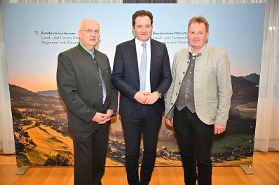 Als letzte Station der RegionIMpuls-Tour besuchte Herr Bundesminister Totschnig die HBLA St. Florian Fernbach in Ober&ouml;sterreich.