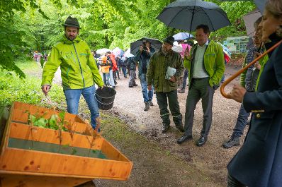Alle 2 Jahre werden die Waldchampions in Salzburgs Schulen gesucht. Herr Bundesminister Totschnig besuchte die Stationen um sich vor Ort einen Eindruck zu machen.