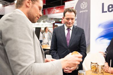 Im Rahmen der Biofachmesse in N&uuml;rnberg 2023 besuchte Bundesminister Norbert Totschnig den &Ouml;sterreichabend. Hier sprach er mit den dortigen Aussteller:innen und bekam einige Eindr&uuml;cke.