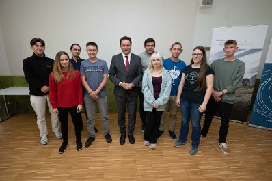 Am Europa-Sch&uuml;lerInnen-Tag in der Hochschule f&uuml;r Agrar- und Umweltp&auml;dagogik besuchte Herr Bundesminister Totschnig die Veranstaltung Die Sch&uuml;lerinnen und Sch&uuml;ler verschiedenster Schulen hatten die M&ouml;glichkeit dem Bundesminister fragen zu stellen, welche er auch direkt beantwortete.