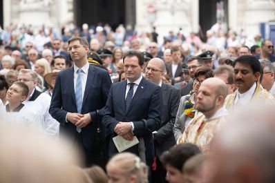 Am 8. Juni 2023 fand das Fronleichnamsfest im Stephansdom in Wien statt. Herr Bundesminister Norbert Totschnig besuchte die Messe und ging auch bei der Fronleichnamsprozession durch die Stadt mit.