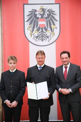 Am 5. Juni hat Bundesminister Norbert Totschnig im Marmorsaal des Regierungsgeb&auml;udes in Wien die Berufstitel &Ouml;konomierat/&Ouml;konomier&auml;tin verliehen.