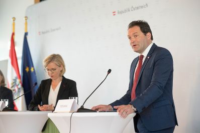 Das Umweltf&ouml;rderungsgesetz (UFG) ist 30 Jahre jung. Im Laufe der Geschichte wurde es zu dem zentralen F&ouml;rderungsinstrument zur Bek&auml;mpfung der Klimakrise und zum Schutz der Umwelt sowie unserer Gew&auml;sser in &Ouml;sterreich. Seit dem Jahr 1993 konnten durch das UFG 640.000 Klima-, Umweltschutz- und Wasserinfrastrukturprojekte gef&ouml;rdert werden.