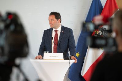 Das Umweltf&ouml;rderungsgesetz (UFG) ist 30 Jahre jung. Im Laufe der Geschichte wurde es zu dem zentralen F&ouml;rderungsinstrument zur Bek&auml;mpfung der Klimakrise und zum Schutz der Umwelt sowie unserer Gew&auml;sser in &Ouml;sterreich. Seit dem Jahr 1993 konnten durch das UFG 640.000 Klima-, Umweltschutz- und Wasserinfrastrukturprojekte gef&ouml;rdert werden.