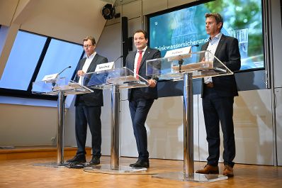 Damit auch in Zukunft die Wasserversorgung gew&auml;hrleistet bleibt hat Herr Bundesminister Norbert Totschnig gemeinsam mit den Bundesl&auml;ndern einen Vorsorgeplan erarbeitet. Dieser Wassersicherungsplan wurde heute bei der Pressekonferenz pr&auml;sentiert.