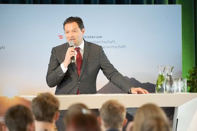 Forschung und Entwicklung gewinnen angesichts des Klimawandels, der Energiewende und der digitalen Transformation zunehmend an Bedeutung &ndash; auch hinsichtlich der in den Fokus r&uuml;ckenden Versorgungssicherheit.