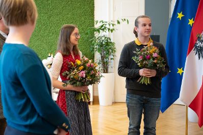 zum nahekommenden Valentinstag besuchte das Blumenb&uuml;ro das Ministerium und brachte sch&ouml;ne Gr&uuml;&szlig;e in Form von Blumen mit.