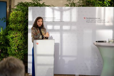 Landwirtschaftsminister Norbert Totschnig lud zum Auftakt f&uuml;r den Strategieprozess &bdquo;VISION 2028+&ldquo;. Damit soll f&uuml;r die Landwirtschaft und den l&auml;ndlichen Raum ein klares Zielbild erarbeitet werden.
