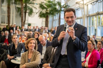Landwirtschaftsminister Norbert Totschnig lud zum Auftakt f&uuml;r den Strategieprozess &bdquo;VISION 2028+&ldquo;. Damit soll f&uuml;r die Landwirtschaft und den l&auml;ndlichen Raum ein klares Zielbild erarbeitet werden.