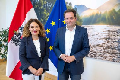 Die georgische Botschafterin Ketevan Tsikhelashvili besuchte Herrn Bundesminister Norbert Totschnig im Regierungsgeb&auml;ude am Stubenring