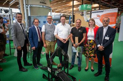 Herr Bundesminister Norbert Totschnig besuchte die Welser Messe 2024. Dabei hielt er eine Er&ouml;ffnungs-Rede und machte einen Rundgang durch das Messegel&auml;nde.