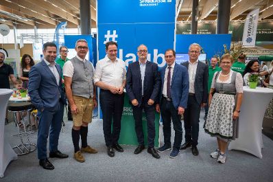 Herr Bundesminister Norbert Totschnig besuchte die Welser Messe 2024. Dabei hielt er eine Er&ouml;ffnungs-Rede und machte einen Rundgang durch das Messegel&auml;nde.