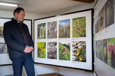 Herr Bundesminister Norbert Totschnig besuchte den Alpengarten bei Belvedere und machte sich selbst einen Eindruck der Ausstellung.