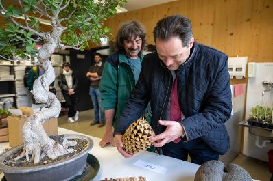 Herr Bundesminister Norbert Totschnig besuchte den Alpengarten bei Belvedere und machte sich selbst einen Eindruck der Ausstellung.
