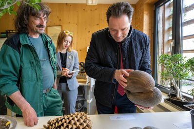 Herr Bundesminister Norbert Totschnig besuchte den Alpengarten bei Belvedere und machte sich selbst einen Eindruck der Ausstellung.