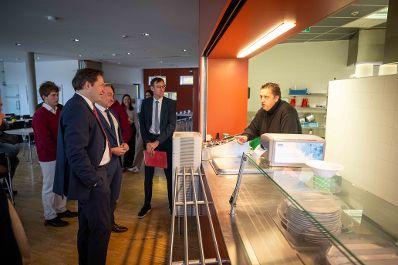 Am 12. November 2024 besuchte Bundesminister Norbert Totschnig die HBLFA Sch&ouml;nbrunn, eine Dienststelle des Bundesministeriums f&uuml;r Land- und Forstwirtschaft, Regionen und Wasserwirtschaft.