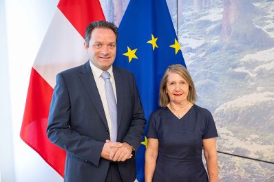 Die spanische Botschafterin Aurora Mejia besuchte Herrn Bundesminister Norbert Totschnig im Regierungsgeb&auml;ude am Stubenring