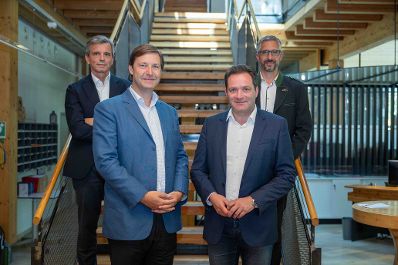 Herr Bundesminister Norbert Totschnig besuchte den Betrieb Mayr Melnhof Holz in Leoben, Steiermark.