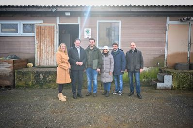 Herr Bundesminister Norbert Totschnig besuchte den Bio Schweinemastbetrieb von Andreas Feiler im Burgenland.