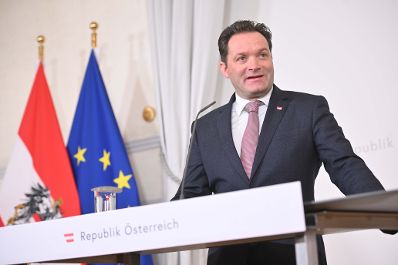 Die land- und forstwirtschaftliche Berufsausbildung in &Ouml;sterreich ist durch die duale Ausbildung &ndash; das Modell der Ausbildung im Lehrbetrieb und in der Berufsschule - ein einzigartiges Erfolgsmodell. Um die Qualit&auml;t der Ausbildung weiter auszubauen, wird die Berufsausbildung in der Land- und Forstwirtschaft nun erstmals in ganz &Ouml;sterreich durch das Bundesgesetz &uuml;ber die betriebliche Berufsausbildung in der Land- und Forstwirtschaft (LFBAG 2024) einheitlich geregelt.