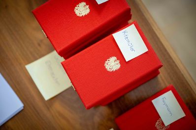 Herr Bundesminister Norbert Totschnig verlieh verschiedene Ehrenzeichen sowie auch Berufstitel im Marmorsaal im Regierungsgeb&auml;ude am Stubenring.