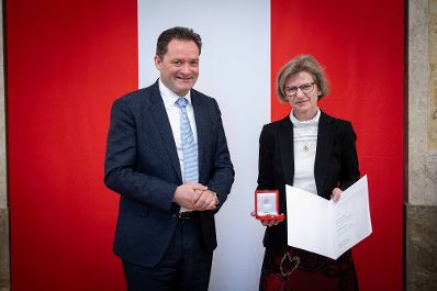 Herr Bundesminister Norbert Totschnig verlieh verschiedene Ehrenzeichen sowie auch Berufstitel im Marmorsaal im Regierungsgeb&auml;ude am Stubenring.