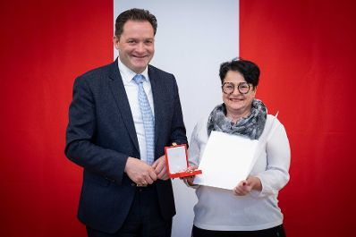 Herr Bundesminister Norbert Totschnig verlieh verschiedene Ehrenzeichen sowie auch Berufstitel im Marmorsaal im Regierungsgeb&auml;ude am Stubenring.
