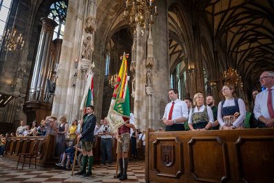 Bundesminister Norbert Totschnig nahm an der Festmesse im Stephansdom teil.