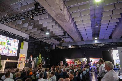 Herr Bundesminister Norbert Totschnig besuchte den Gefl&uuml;gelkongress 2024 in Graz.