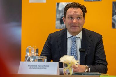 Durch Workshops soll in den n&auml;chsten f&uuml;nf Jahren an &Ouml;sterreichs Schulen Bewusstsein f&uuml;r den Wert des Wassers geschaffen werden. Zielgruppe der Initiative aus dem Landwirtschaftsministerium (BML) sind Jugendliche der f&uuml;nften bis achten Schulstufe.