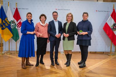 Mit 1.1.2024 startete das gr&ouml;&szlig;te Moorprojekt &Ouml;sterreichs mit dem Titel &bdquo;LIFE AMooRe &ndash; Austrian Moor Restoration&ldquo;. In einer Pressekonferenz wurde dem Projekt mit SCin M&ouml;rth, BM Gewessler, LR Zadra (V), LR.in Lackner (STMK) und LR.in Rosenkranz (N&Ouml;) offiziell der Startschuss gegeben.