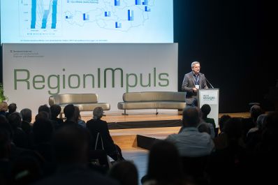 Abschlie&szlig;end zur RegionIMpuls-Tour veranstaltete Herr Bundesminister Norbert Totschnig eine Abschlussveranstaltung in der Burg Perchtoldsdorf