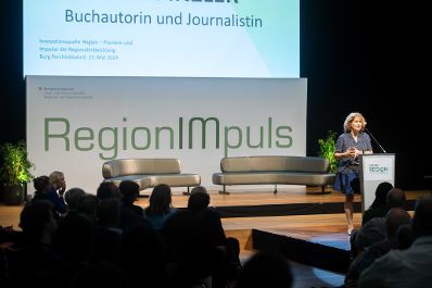 Abschlie&szlig;end zur RegionIMpuls-Tour veranstaltete Herr Bundesminister Norbert Totschnig eine Abschlussveranstaltung in der Burg Perchtoldsdorf