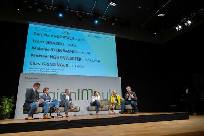 Abschlie&szlig;end zur RegionIMpuls-Tour veranstaltete Herr Bundesminister Norbert Totschnig eine Abschlussveranstaltung in der Burg Perchtoldsdorf