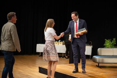 Abschlie&szlig;end zur RegionIMpuls-Tour veranstaltete Herr Bundesminister Norbert Totschnig eine Abschlussveranstaltung in der Burg Perchtoldsdorf