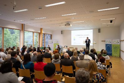 Herr Bundesminister Norbert Totschnig besuchte die Sponsionsfeier an der Hochschule f&uuml;r Agrar- und Umweltp&auml;dagogik.