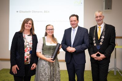 Herr Bundesminister Norbert Totschnig besuchte die Sponsionsfeier an der Hochschule f&uuml;r Agrar- und Umweltp&auml;dagogik.