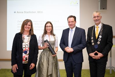 Herr Bundesminister Norbert Totschnig besuchte die Sponsionsfeier an der Hochschule f&uuml;r Agrar- und Umweltp&auml;dagogik.
