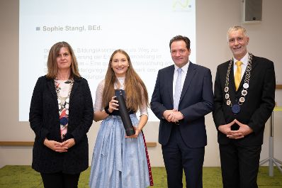 Herr Bundesminister Norbert Totschnig besuchte die Sponsionsfeier an der Hochschule f&uuml;r Agrar- und Umweltp&auml;dagogik.